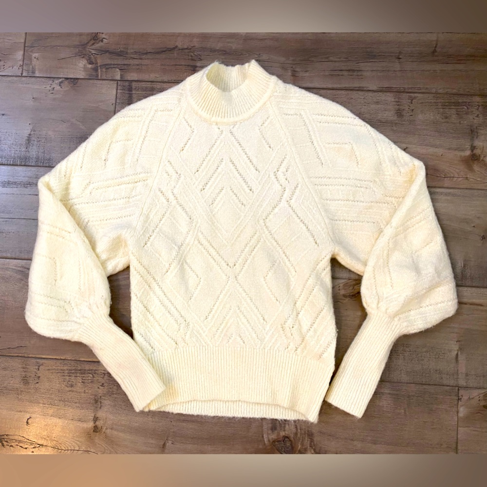 Express - White knotted sweater